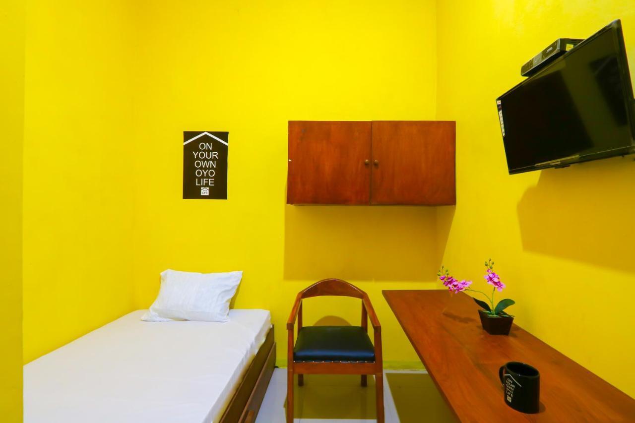 Oyo Life 3064 Mahameru Kost Putra Jembel 外观 照片