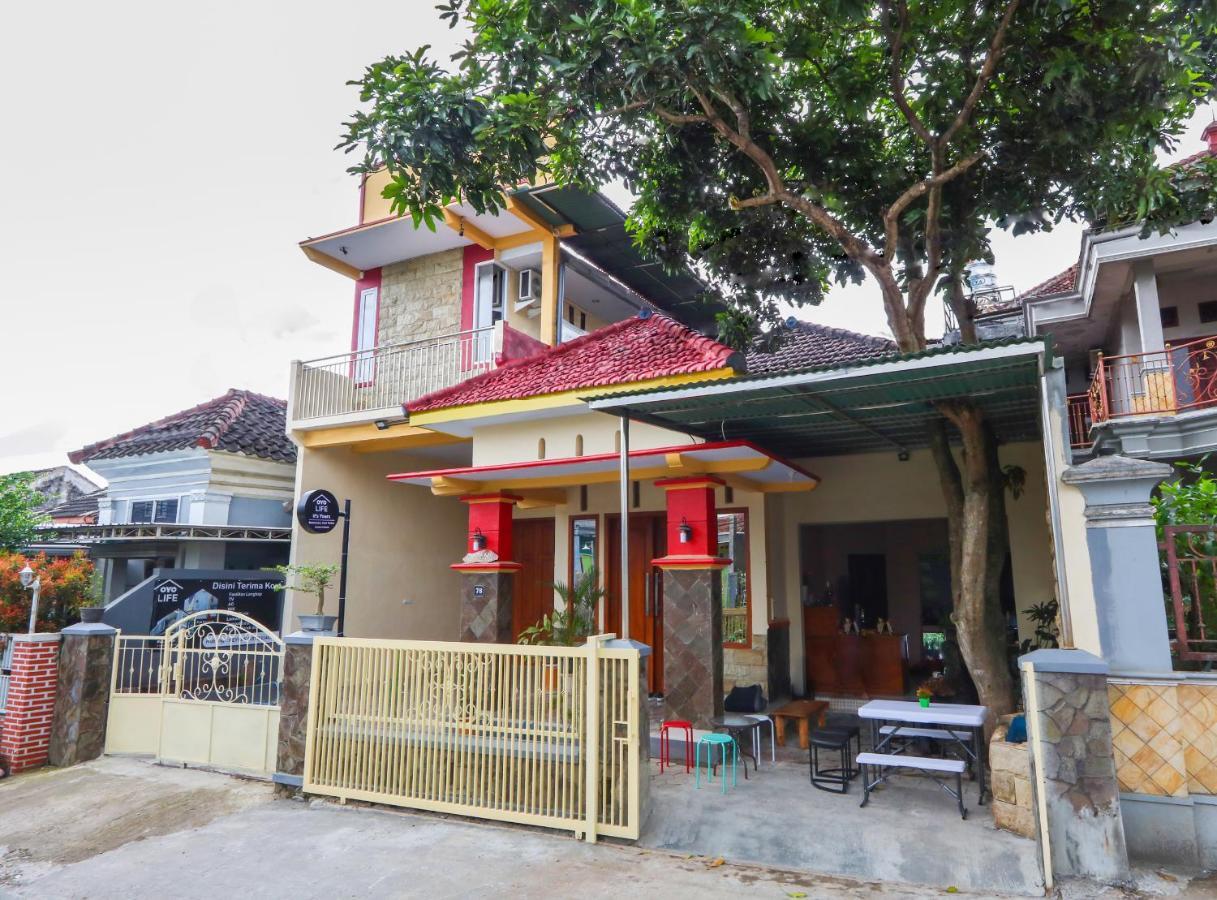Oyo Life 3064 Mahameru Kost Putra Jembel 外观 照片