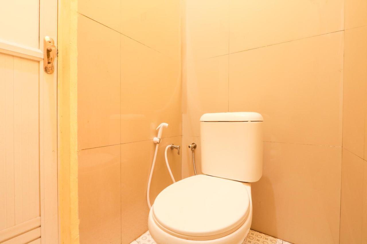 Oyo Life 3064 Mahameru Kost Putra Jembel 外观 照片